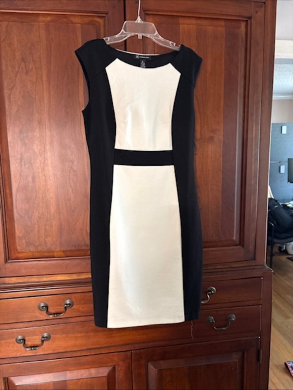 INC Women's Sleeveless Black/Light Creme(off-white)